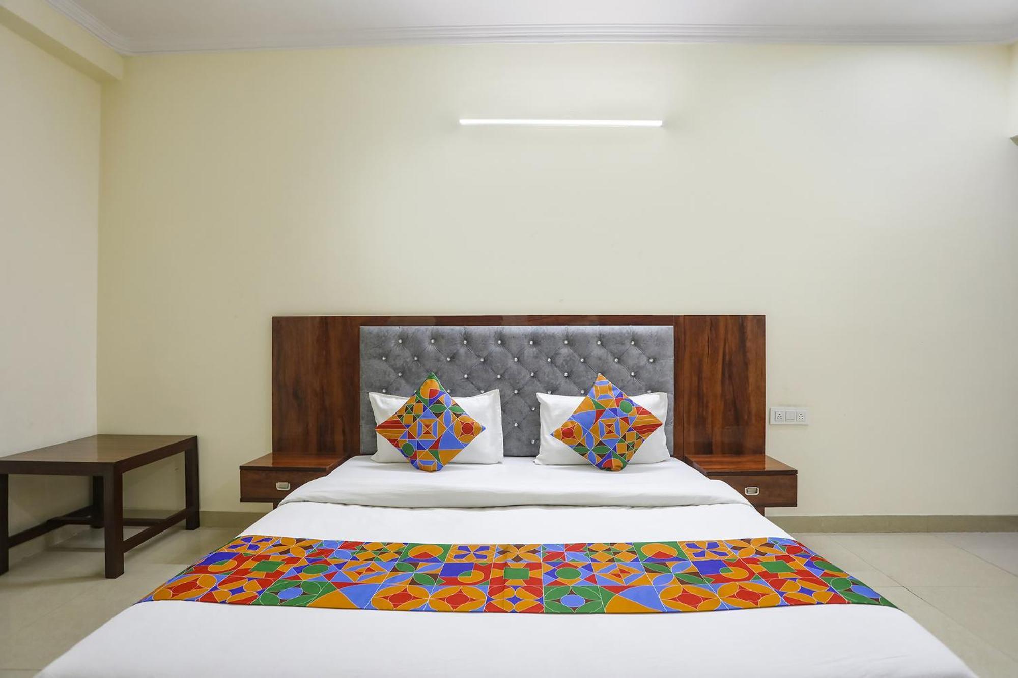 Fabexpress Asp Royal Residency Inn- Janakpuri Delhi  Exterior photo