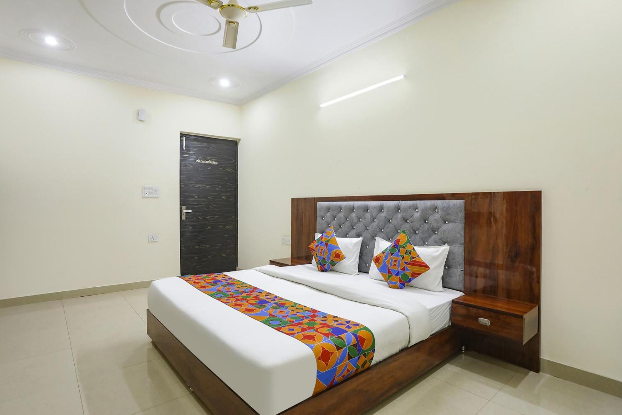 Fabexpress Asp Royal Residency Inn- Janakpuri Delhi  Exterior photo