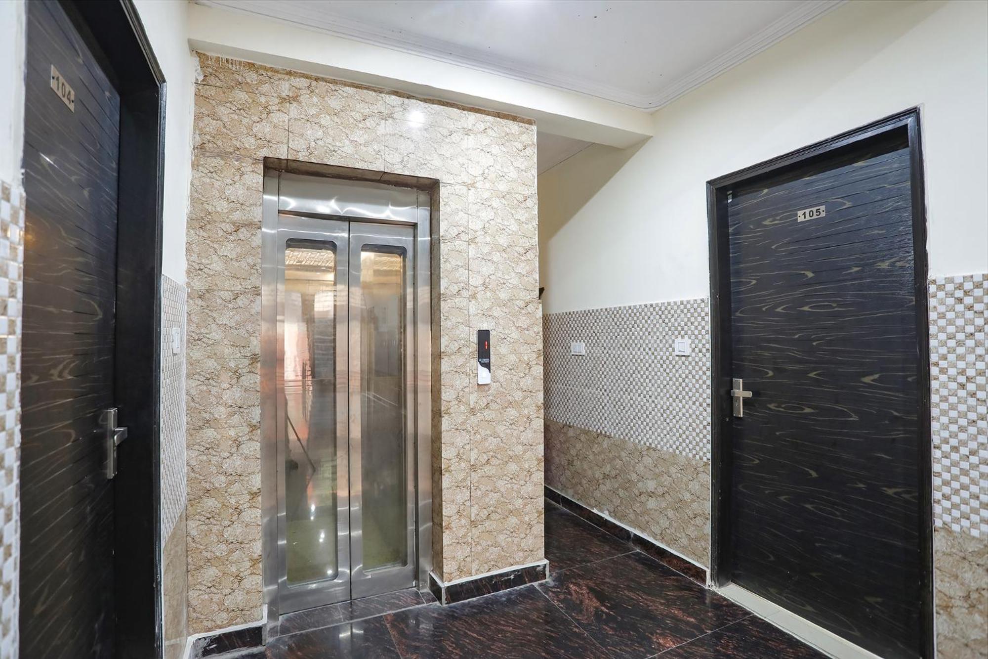 Fabexpress Asp Royal Residency Inn- Janakpuri Delhi  Exterior photo