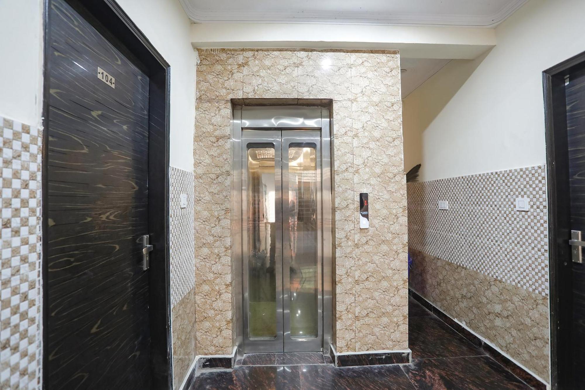 Fabexpress Asp Royal Residency Inn- Janakpuri Delhi  Exterior photo